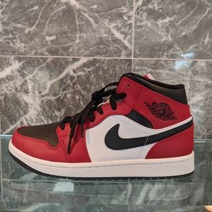Jordan Shoes - Jordan 1 Mid Chicago Toe Mens Jordan Shoes - Jordan 1 Mid Chicago Toe Mens
